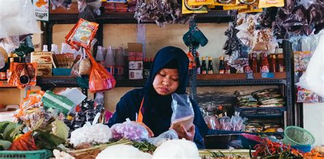 Dukung Kemandirian Ekonomi Perempuan Pnm Sediakan Akses Permodalan