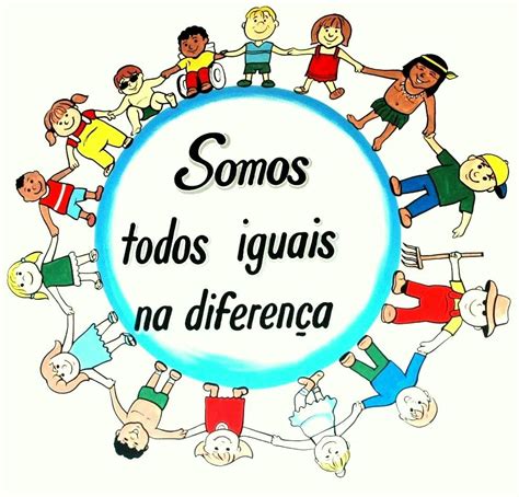 A Group Of People Standing Around A Circle With The Words Somos Tods