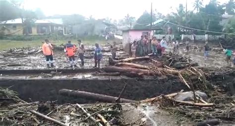 Diguyur Hujan Deras Desa Klabat Diterjang Banjir Bandang DetikManado