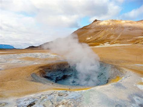 Iceland is Drilling a Giant Hole for Geothermal Energy | Digital Trends
