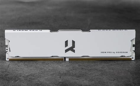 GOODRAM IRDM PRO DDR4 Hollow White 2x 8 GB 4000 MHz CL18 test pamięci RAM