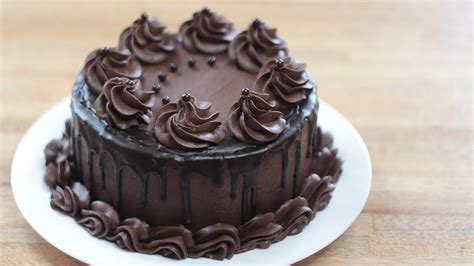 How To Make Chocolate Cake With Chocolate Buttercream Frosting For