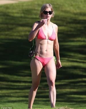 Rosamund Pike In A Bikini In Hawaii Of The Day DrunkenStepFather