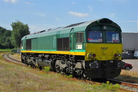 DE 67 takes it easy at Venlo on 18 July 2016. - Rail-pictures.com