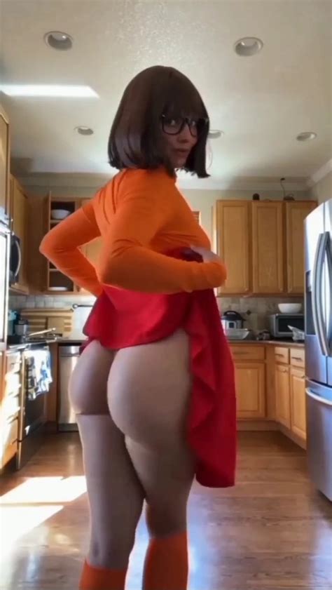 What S The Name Of This Thicc Ass Lady Cosplaying Velma Olivia Mae Alliecatt 1359261