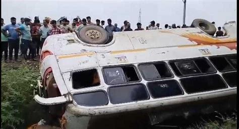 Mp Nearly 2 Dozen Injured 8 Serious After Passenger Bus Overturns Due