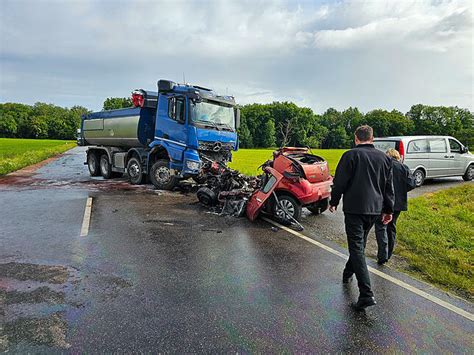 Unfall Bei Neulingen Eine Person T Dlich Verungl Ckt