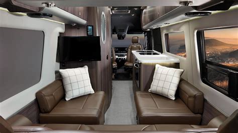 Floor Plans | Interstate 24GT | Touring Coaches | Airstream