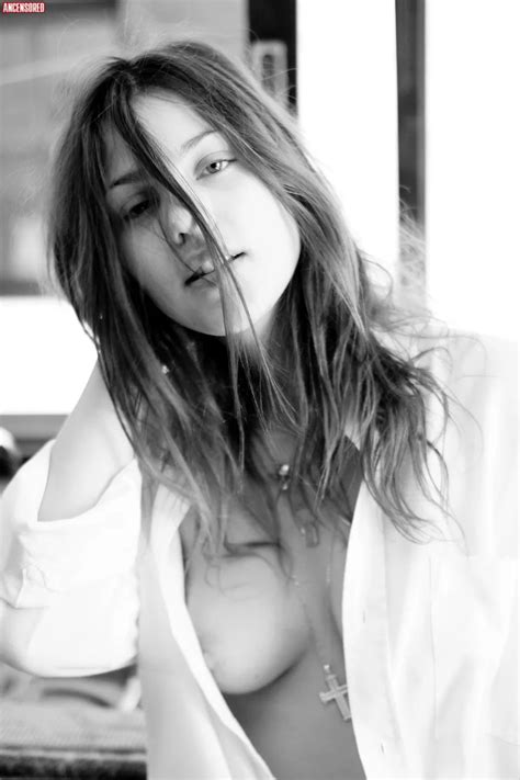 Naked Pâmela Tomé Added 08 04 2020 by Lobezno