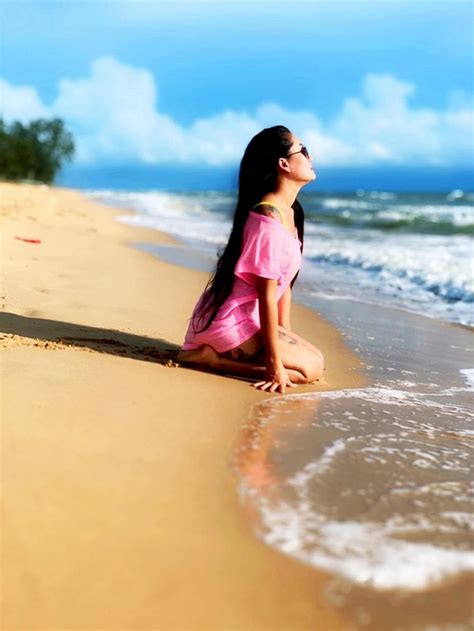 Ng I P V Nh I Con L H Ng Lo T H Nh X M L N Khi Di N Bikini