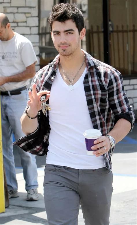 Joe Jonas Ya Hace Vida En Solitario Red17