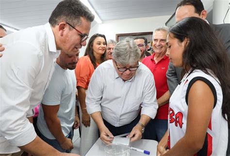 João Azevêdo inaugura escola nova agência da Cagepa e autoriza obras