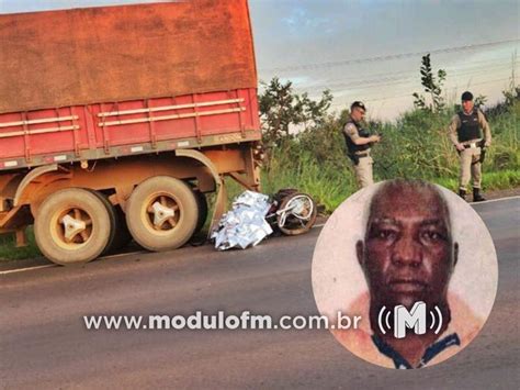 Motociclista morre após colidir carreta estacionada em rodovia de