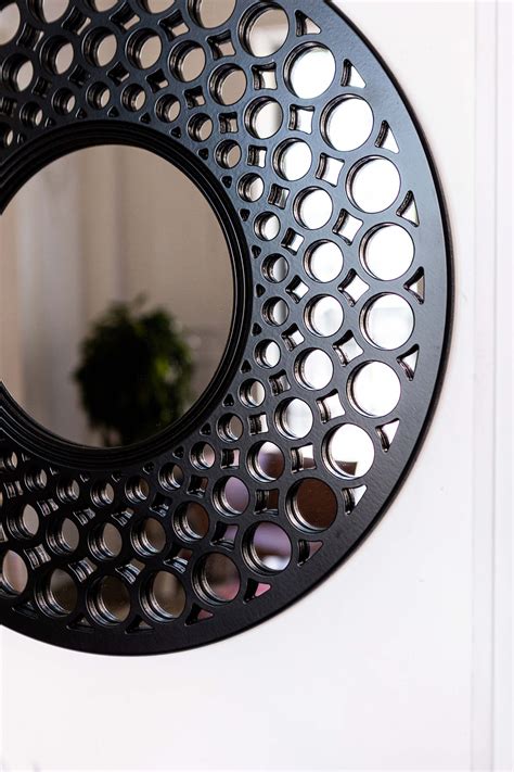 Настенное зеркало Round Black в зеркальной раме / BountyHome