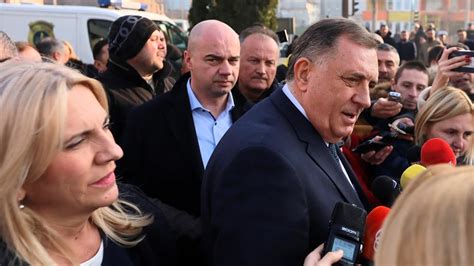 Odgo Eno Ro I Te Ali Dodik Ponovo Prijeti Vstv Suspendovala