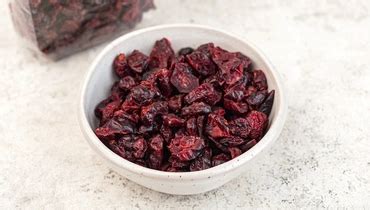 Клюква вяленая с бесплатной доставкой на дом из «ВкусВилл» | Москва и ...