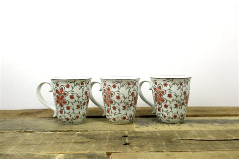 THREE Vintage Floral Coffee Mugs for a Retro Kitchen or Mother's Day ...