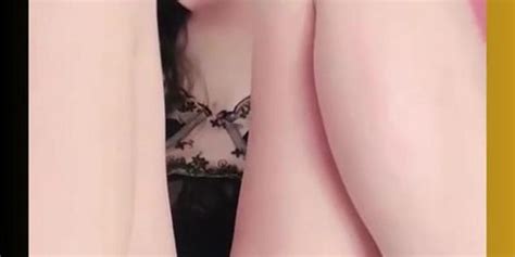 Thanh Trà hot girl trong làng show bím Tnaflix