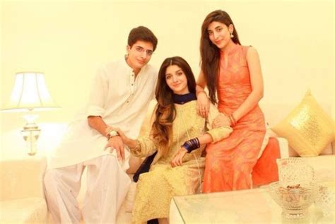 Mawra Hocane With Her Sister Urwa And Brother