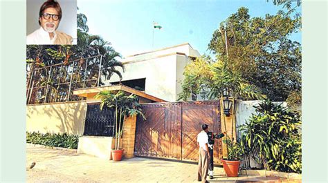 Three People Attacked A Man Outside Amitabh Bachchan's House 'Jalsa'