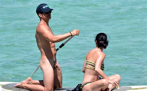 OMG He S Naked Orlando Bloom On A Paddle Board OMG BLOG