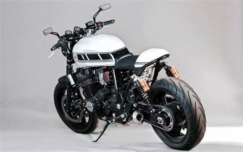 XJR Hammer Inazuma café racer