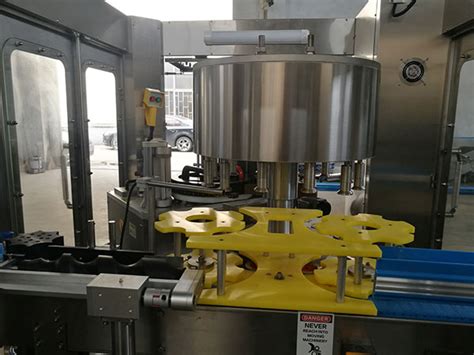 Automatic OPP Hot Melt Glue Labeling Machine Zhangjiagang Evertop Machinery Co Ltd