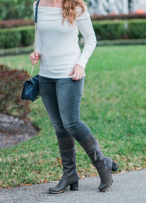 Comfortable Fall Outfit Idea Sorel Boots Comfortable Fall Outfits