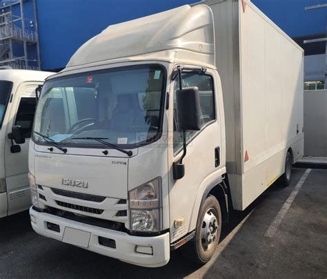 Isuzu Npr Pickup 3 Ton Buyer In Jebel Ali Free Zone Used Commercial