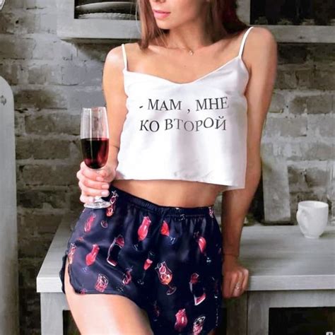Ensemble De Pyjama Imprimé Motif Dessin Animé Mignon Vêtements Nuit En Soie Col V Lingerie Satin