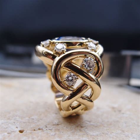 Bague Tresse Or Jaune Saphir Et Diamants Vanhoye