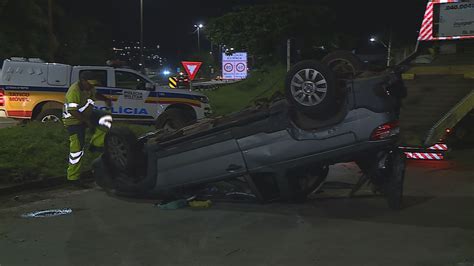 Homens Fogem Da Pm E Capotam Carro No Anel Rodovi Rio Em Bh Minas