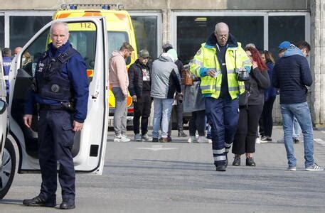 In Belgio auto contro la folla 6 morti 12 feriti gravi Non è