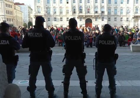 Green Pass Prosegue La Protesta A Trieste La Legge Non Ci Esonera