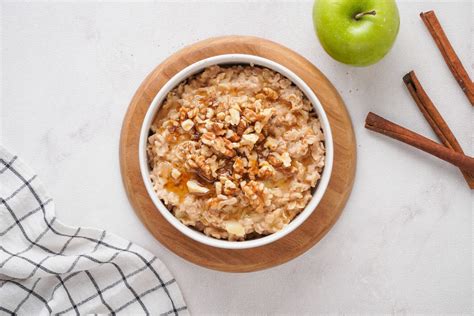 Apple Cinnamon Oatmeal Recipe • Kath Eats