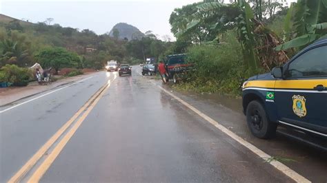 Chuva Provoca Acidente E Interdição Na Br 116 Em Teófilo Otoni E