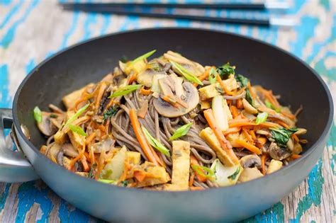 Chinese Stir-Fried Noodles with Veggies Recipe