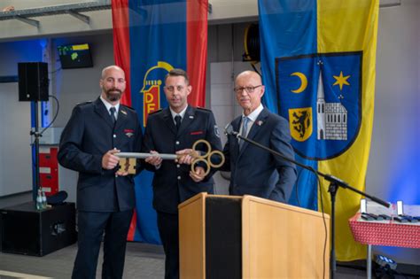 Feuerwehr Der Stadt J Chen Schl Ssel Bergaben Und Ehrung Von Jubilaren