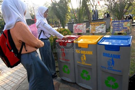 84 Sekolah Di Surabaya Dinyatakan Bebas Sampah Non Organik Republika