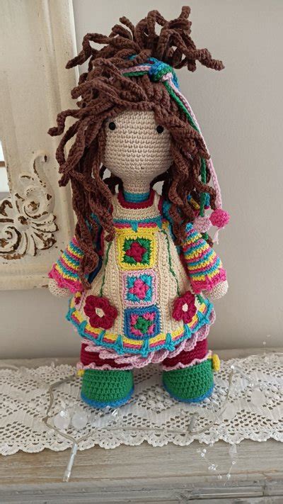 Bambola Amigurumi Lavorata All Uncinetto Per La Casa E Per Te