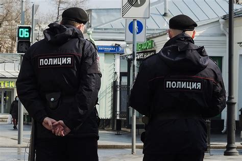 Бывших сотрудников полиции Пресненского района подозревают в мошенничестве МК