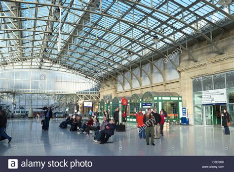 Aberdeen Train Station Stock Photos And Aberdeen Train Station Stock