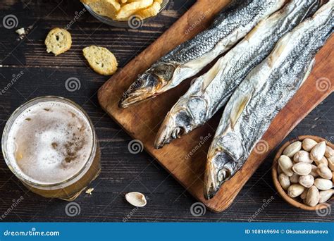 Bocados Clasificados Para La Cerveza Pescado Secado Foto De Archivo