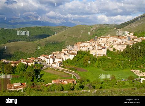 Santo Stefano di Sessanio Stock Photo - Alamy