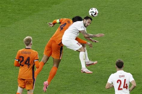 Pa Ses Bajos Remonta Y Est En Semifinales De La Eurocopa Los Tiempos