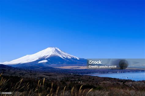 Mt Fuji In Winter Stock Photo - Download Image Now - Clear Sky, Color ...