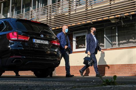 Jarosław Kaczyński vs Jarosław Gowin Morawiecki wkracza do gry WP