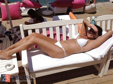 More Turkish Mini Microskirt Dame Mini Etekli Yavrular ZB Porn