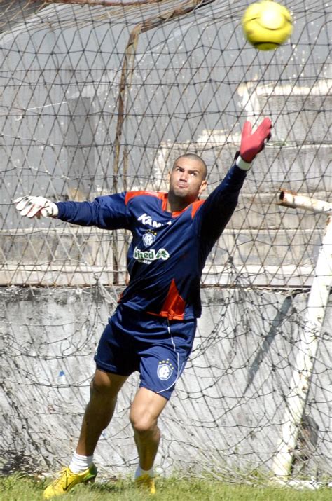 Goleiro convocado pela seleção brasileira fez sua primeira partida na