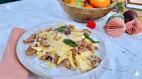 Jamie Olivers One Pan Christmas Pasta This Morning